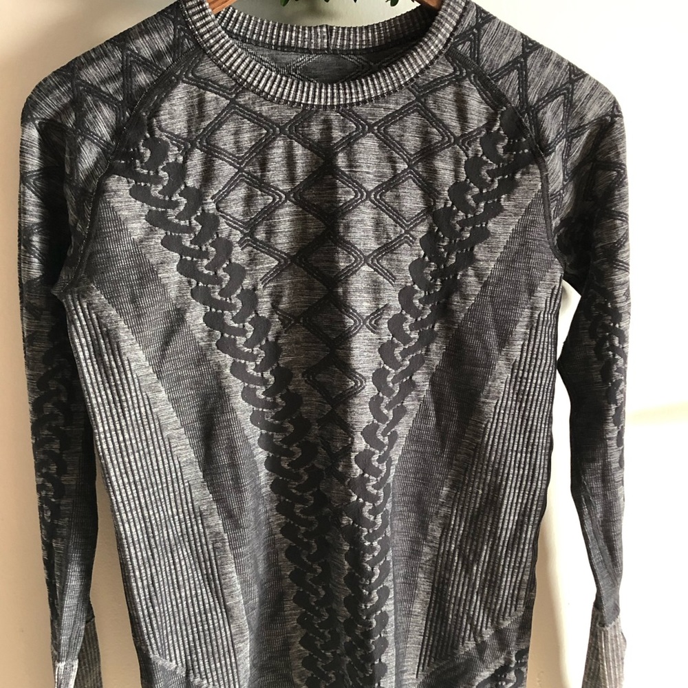 Rare Lululemon Rest less pullover cable knit gray